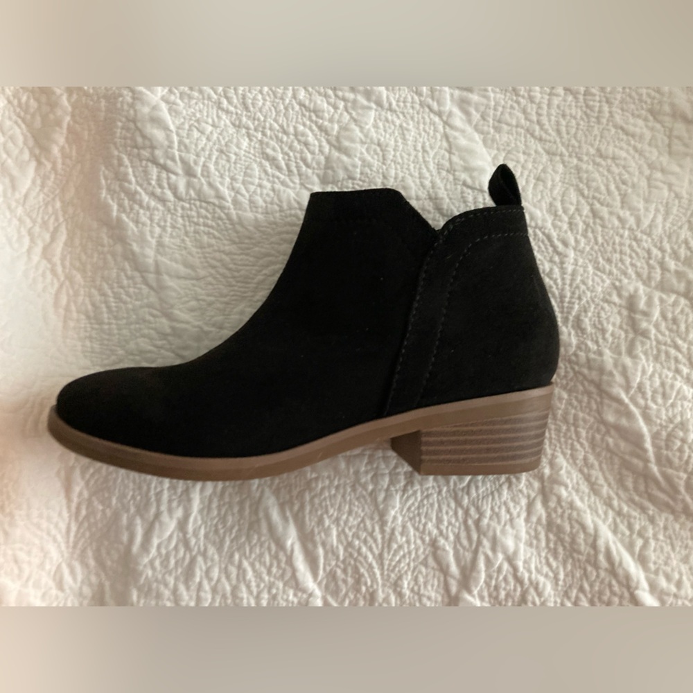 Black Booties Time and Tru Faux Suede Ankle Booties Size 6